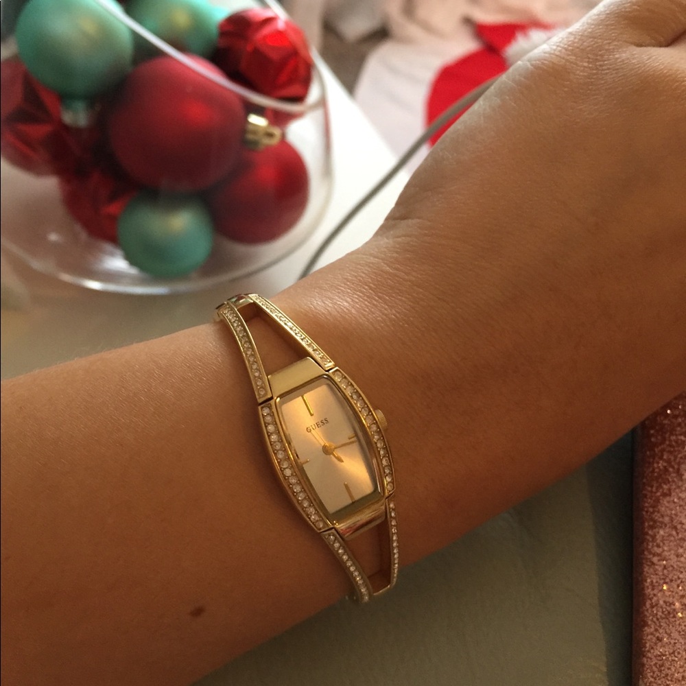 Guess Gold Watch - Picture 4 of 8